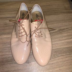 Dress‎ shoes